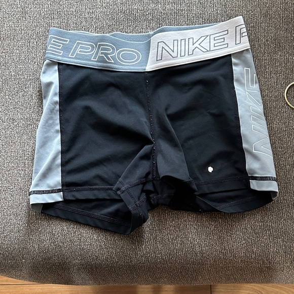 Nike Pro Black and Gray Training Shorts - Picture 1 of 4